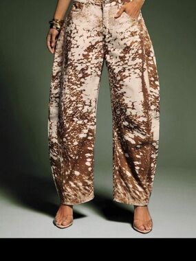 printed barrel jeans